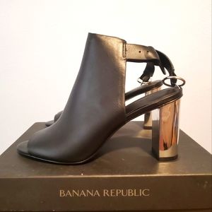 Banana Republic Leather Peep Toe Bootie Size 8
